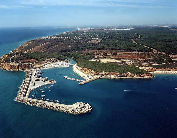 La costa hasta Cabo Roche y el puerto de Conil