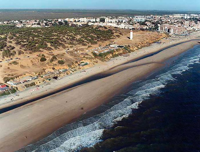 Gran arenal de Matalascañas. Faro Torre de la Higuera