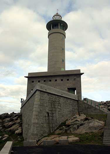 Faro de Punta Nariga