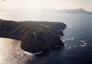 Cap de Menorca al N de Alcudia. Al fondo península del Cap des Pinar