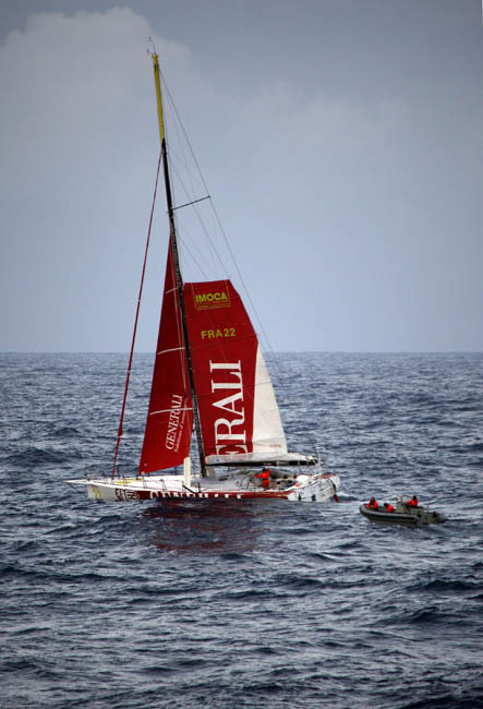 Vendée Globe. Imágenes del rescate de Yann Eliès - Generali