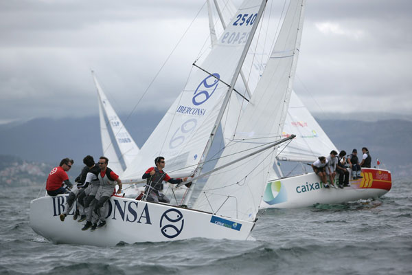 Trofeo Caixanova de Platu 25 y Catamaranes a Vela que organiza el Club Marítimo de Canido