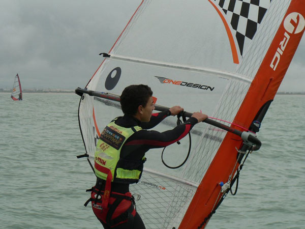 V Regata de Año Nuevo-Bahia de Cádiz de RS:X y Techno