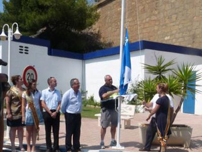 El Puerto Deportivo de Oropesa ha izado hoy su bandera azul que reconoce su calidad medio ambiental