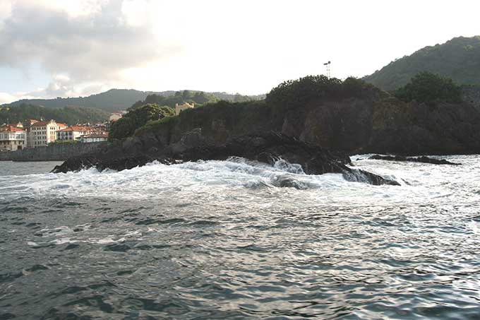 Piedras al E de la Punta Santa katalina