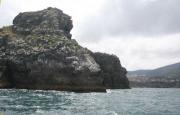 La abrupta costa al N de la Isla de San Nicolás