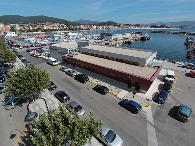 Cangas do Morrazo. Al fondo la playa de Rodeira