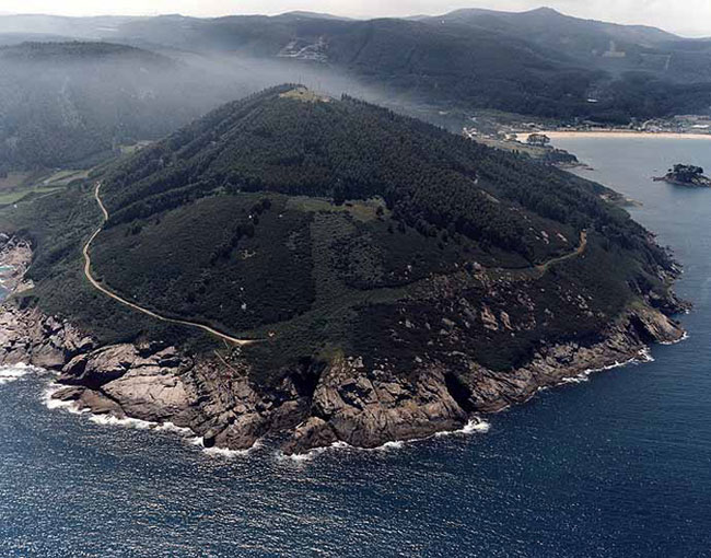 Monte do Faro. Ría de Viveiro. Isla Area. 