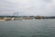 Puerto deportivo y puentes sobre el Navia