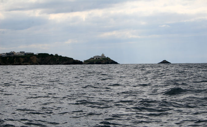 Faro de Tapia e islote Orrio