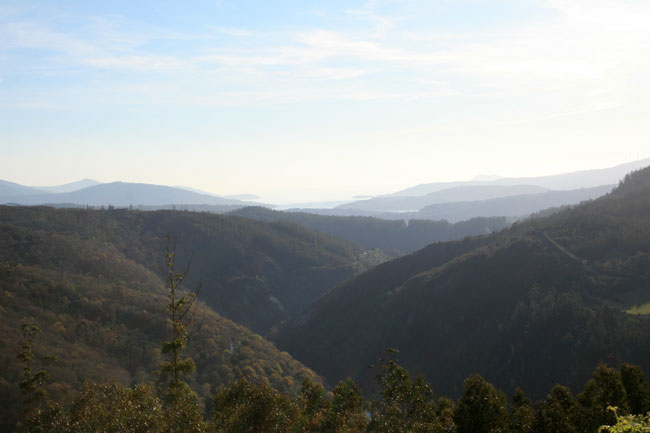 Valle del Tambre. Al fondo la mar
