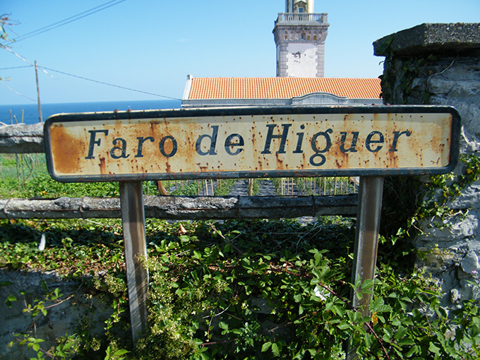 Llegando al faro de Cabo Higuer