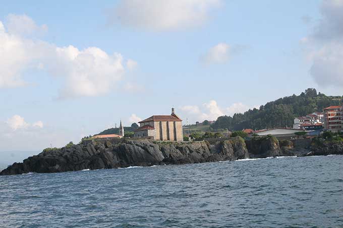 Ermita de Santa Katalina desde el mar