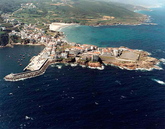 Vista general del puerto de Caión