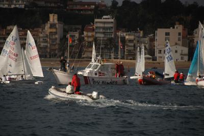 Internacional Grand Prix Vila de Blanes.  El viento no aparece en el campo de regatas en la 2ª jornada