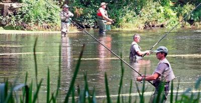 Galicia aprueba su ley de pesca continental