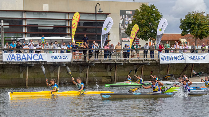 2017-09-17-Resultó-un-espectáculo-la-Copa-Galicia-de-Kayak-de-Mar-en-Bouzas-(Foto-Pedro-Seoane)