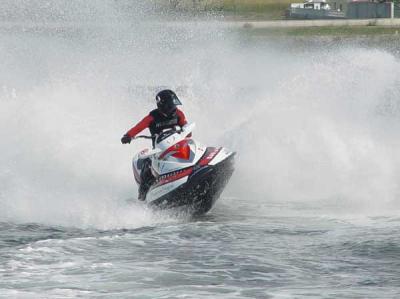 Xoel Lago y Pablo Lindner representarán a Galicia en el campeonato del mundo de motos acuáticas que se celebra en Cavalaire - Francia los días 17, 18 y 19 de septiembre.      