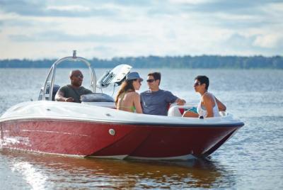 La BAYLINER 180 ELEMENT XL recibe el premio a la mejor embarcación para iniciación a la náutica de recreo