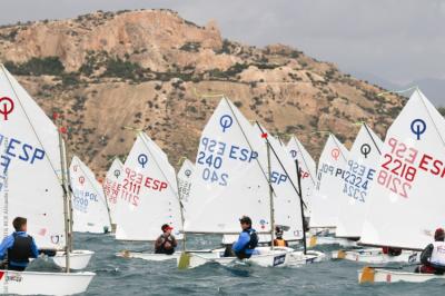 Cerca de 1.000 deportistas se darán cita en la 52ª Semana Náutica de Alicante