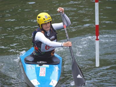 Uxia González infantil del Val Miñor Frioya medalla de oro en la Copa de España de Slalom