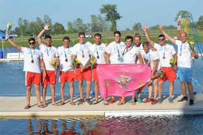 La selección española masculina de kayak polo, medalla de bronce en el Campeonato del Mundo 2018 