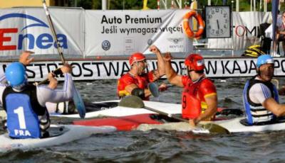 Suerte dispar para chicos y chicas en el mundial de Kayak Polo