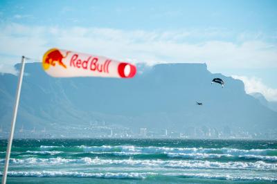 Cuenta atras para la RED BULL TARIFA2: La batalla entre WINDSURFERS Y KITERS 