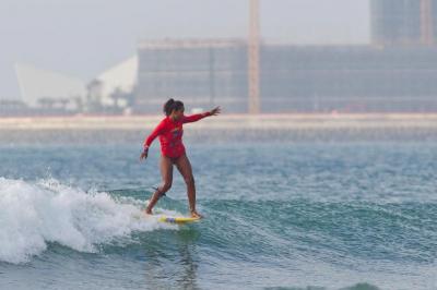 Duras Rondas de Repechage mientras los Mejores Longboarders del Mundo Se Acercan al Oro