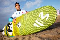 El tricampeón del mundo de windsurf de olas Víctor Fernández se une al equipo Movistar