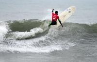 Grandiosas Olas Continúan Llegando a la Histórica Rompiente de Izquierdas en Huanchaco