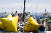 El TP 52 CAM sufre una vía de agua en su proa y se hunde durante la disputa de la última prueba del Trofeo SM La Reina 