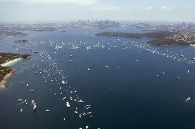 La Sydney Hobart de 2008  salió con buen tiempo. Perfecta salida del Wild Oats XI