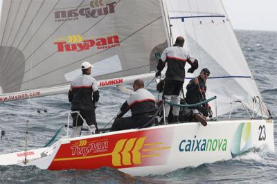 El equipo Tuypan-Caixanova, con sus tripulaciones Men y Women, prepara su asalto al Campeonato del Mundo de Platu 25