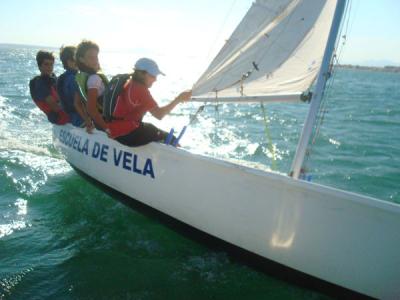 La Escuela de Vela Homologada del CN Santa Pola aumenta en un 20% el número de alumnos durante este verano