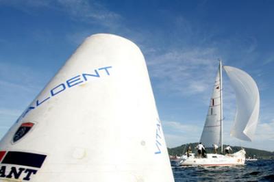 Ebler directo a semifinales en el Campeonato de Europa de Match Race – Trofeo Vitaldent