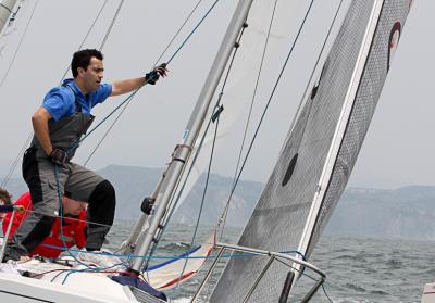 Nicolás Jobbe Duval y Peru Múgica lideran las pruebas de Match Race en el Abra