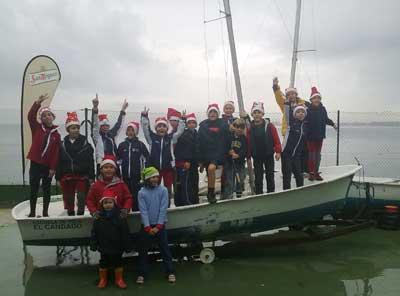 80 juguetes recogidos en la Regata Solidaria del Club El Candado