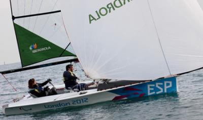 Los diplomas paralímpicos Carolina Lopez y Fernando Alvarez regresan a sus orígenes en la vela madrileña