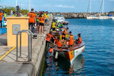 VELA LATINA. Aplazado el Concurso Fundación Belén Maria por fuerte oleaje