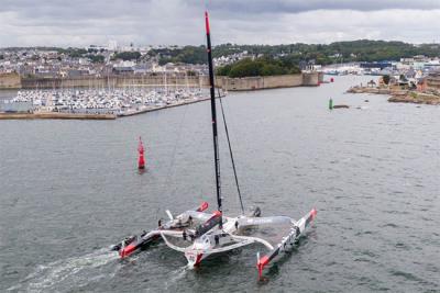 Alex Pella participa en el desafío Finistère Atlantique a bordo del “Actual Ultim 3”