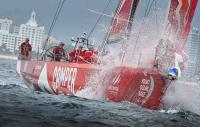 CAMPER soltó amarras estas mañana en la Bahía de Miami para comenzar la séptima etapa de la Volvo Ocean Race