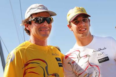 El piloto de SuperBikes David Salom ha sido hoy una de las estrellas del Race Village de la Volvo Ocean Race en Alicante.