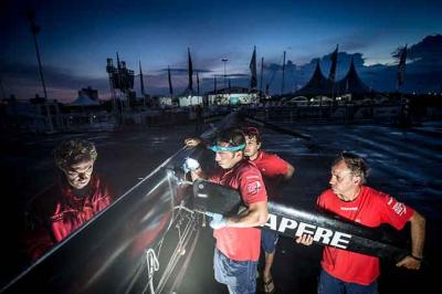 Gran trabajo non-stop del MAPFRE, logrando estar en la costera y comenzando mañana la sexta etapa