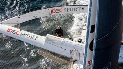 IDEC SPORT en la zona de convergencia intertropical -Doldrums.