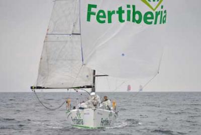 Wizner y Pintos cuarto día de la regata Fasnet Race tras virar el faro