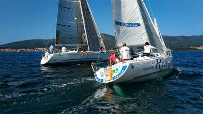 Chispetrén y Camping Ria de Arosa dominan la tercera etapa de la regata Alca