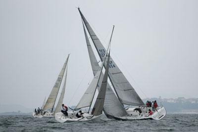 El ETEA gana en casa en real y cede el compensado al Txole en la Regata Guardiamarina