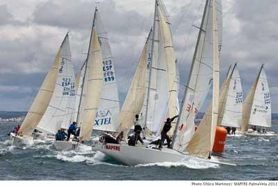 EL MURCIANO CARLOS MARTÍNEZ GANA POR TERCER AÑO CONSECUTIVO EN J80 LA REGATA MAPFRE PALMAVELA