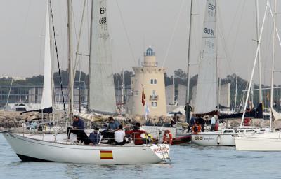 El Sirius V, de la Armada Española, continúa como líder merced a la ayuda de Eolo     